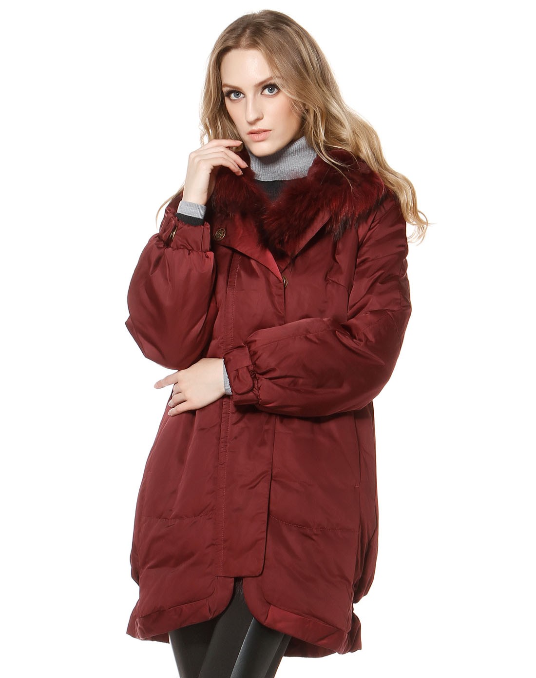 【网络首发】深红色连帽高贵长袖长款羽绒服