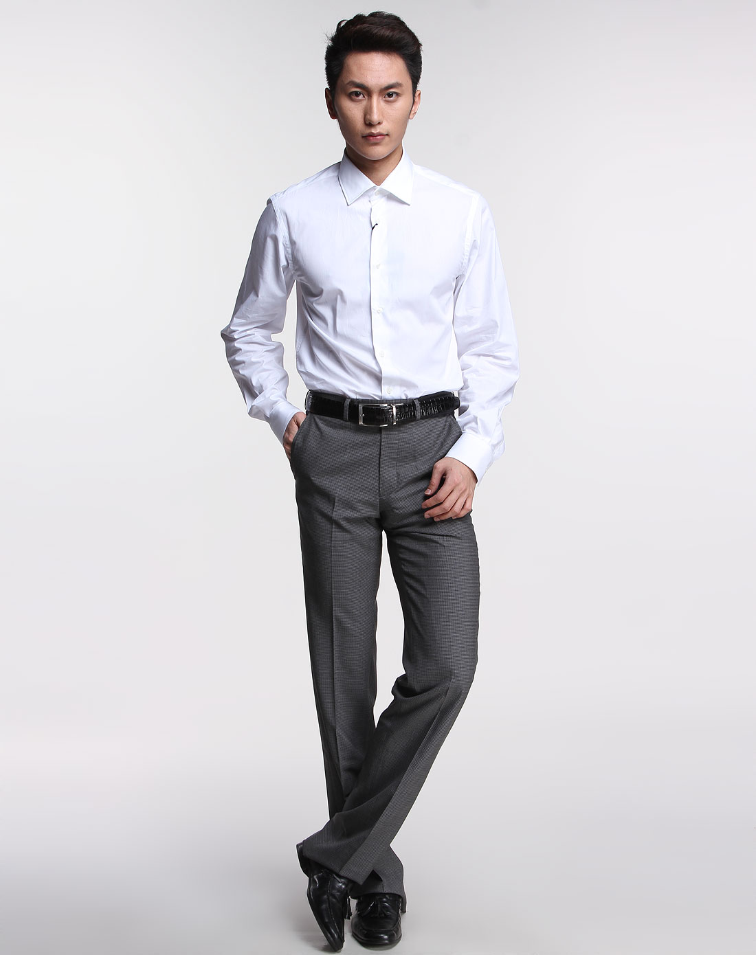 男款白色商务精英时尚长袖衬衣