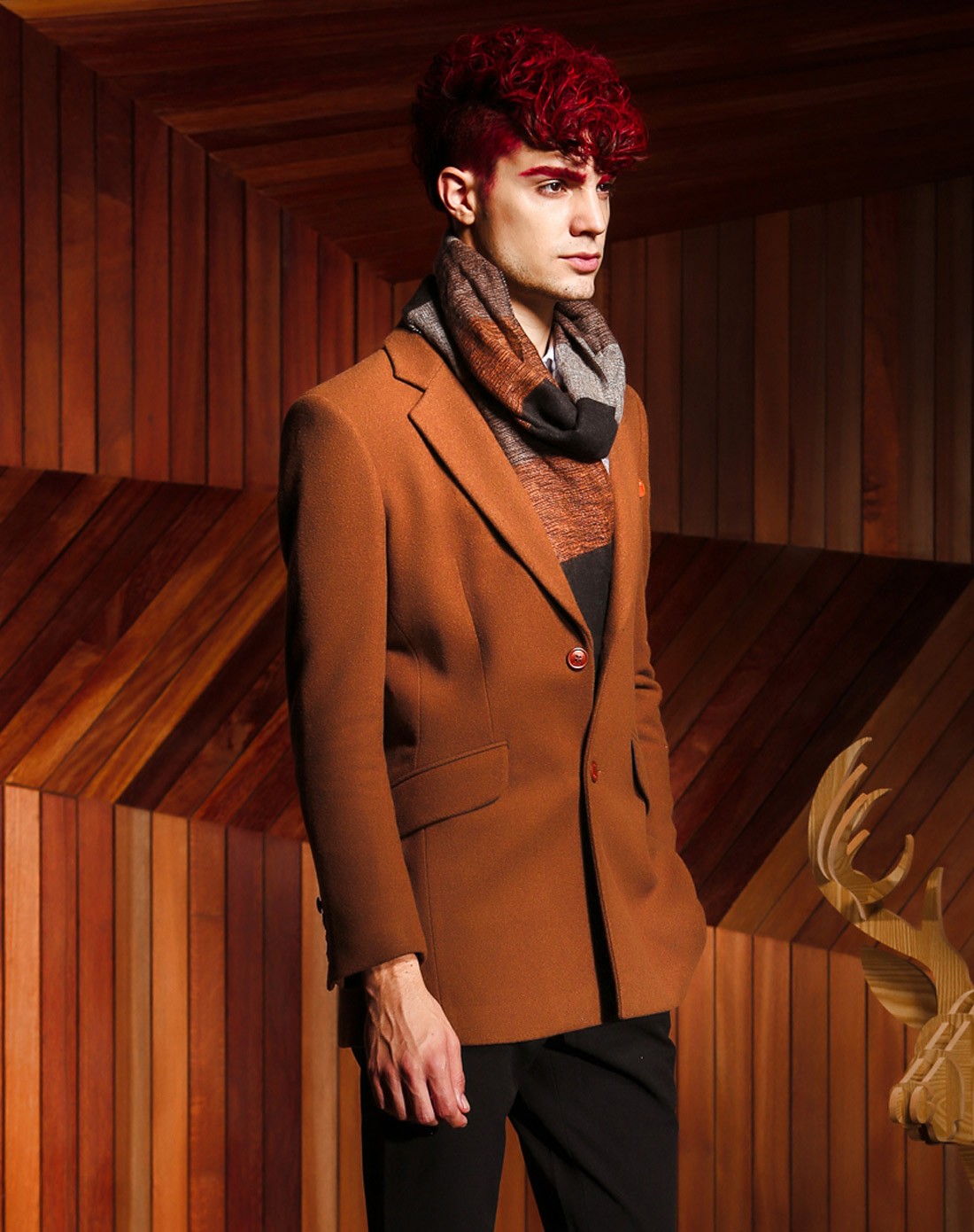 男士巧克力色呢大衣