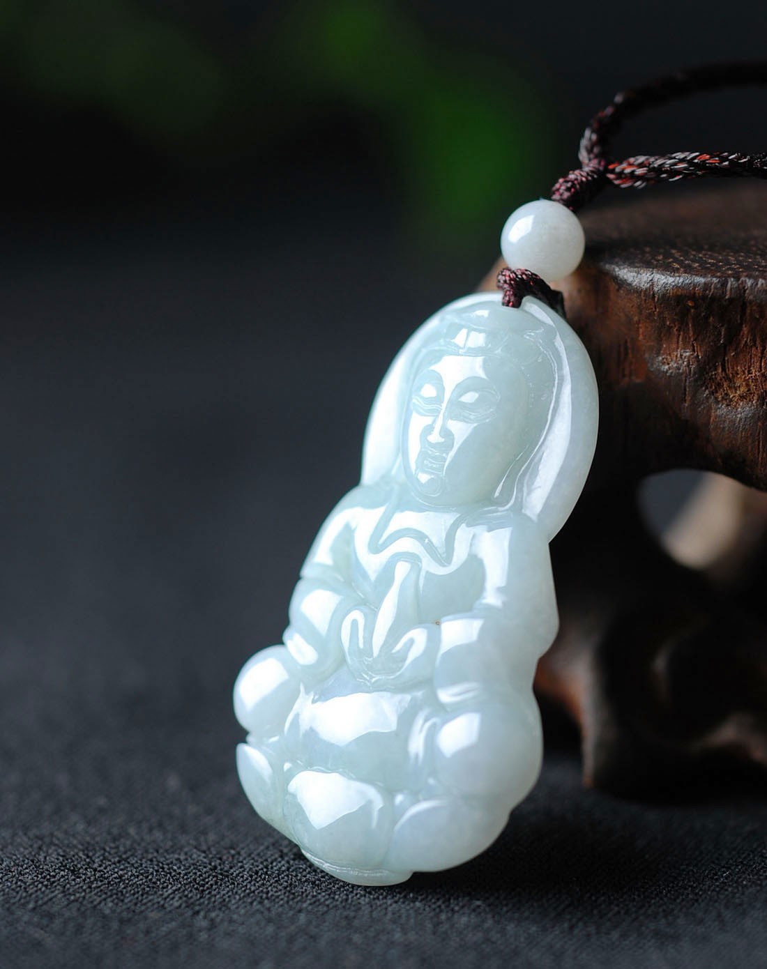 天然a货翡翠豆种观音吊坠(附证书)