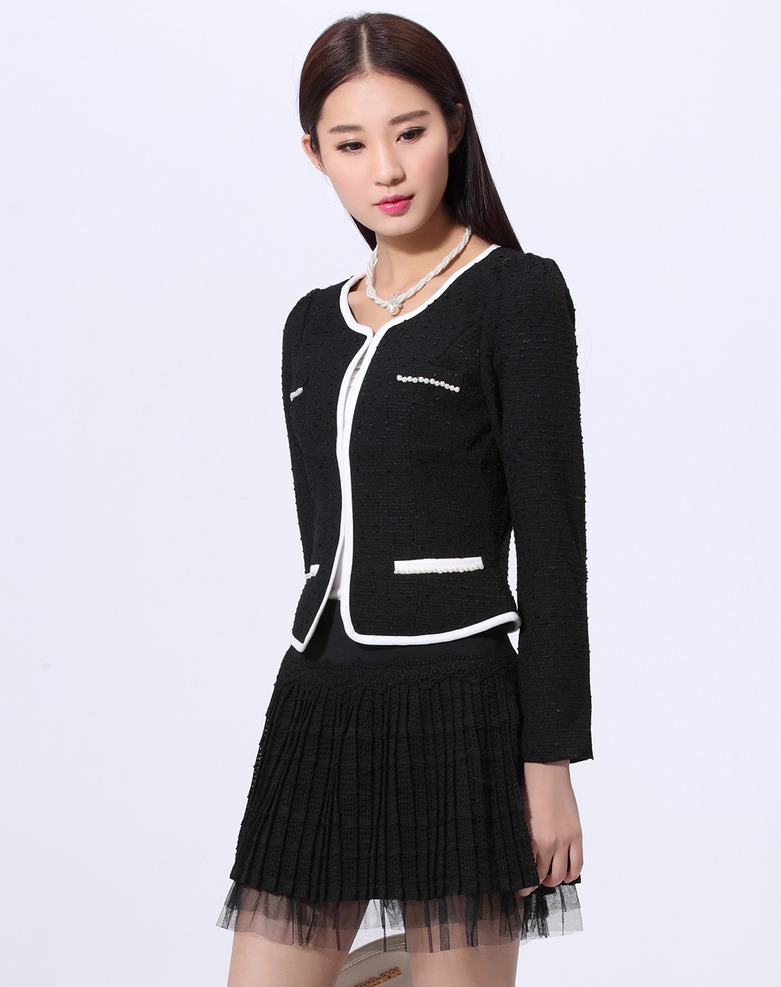 葆斯奴女装专场 > 黑色香奈儿风小外套