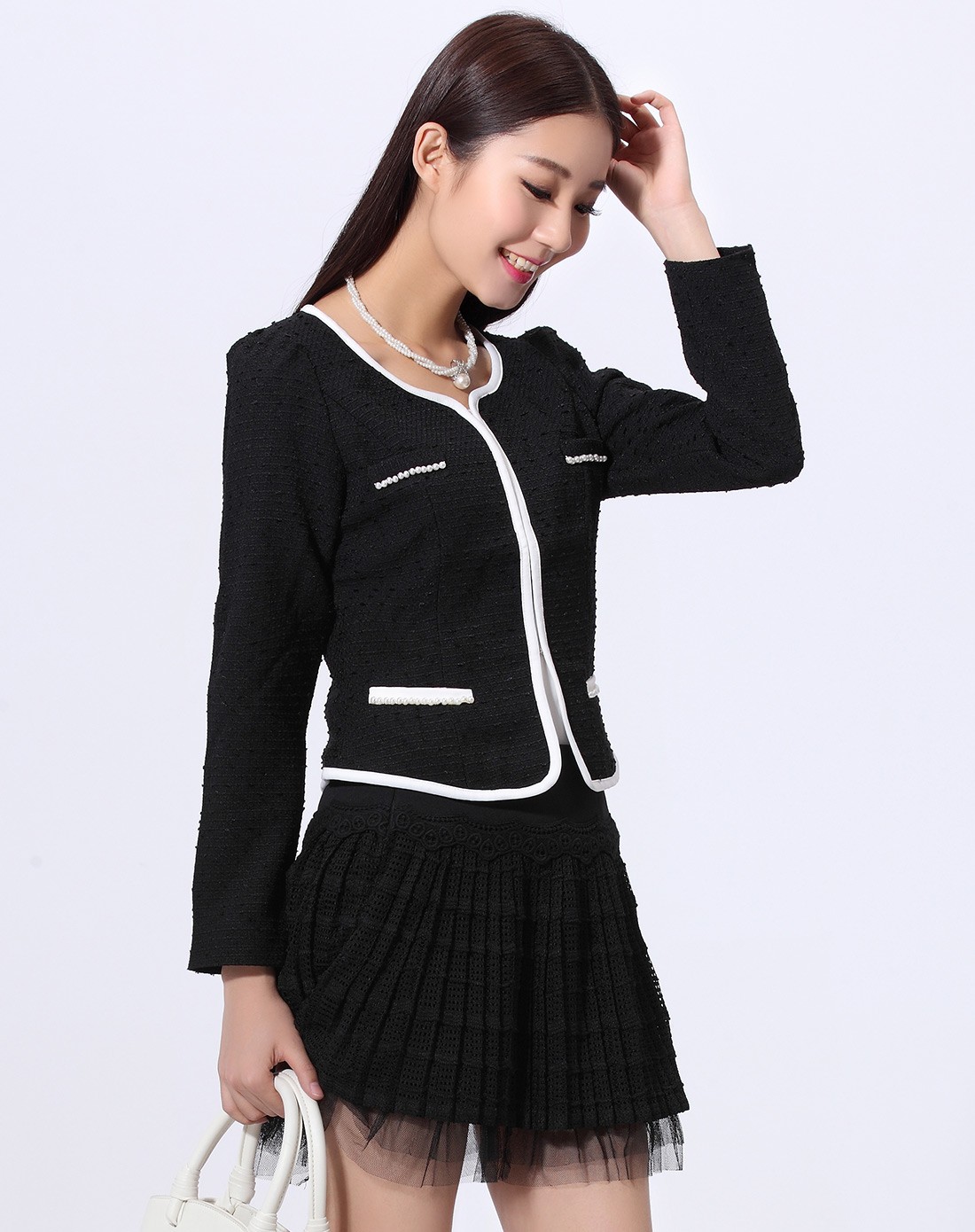 葆斯奴女装专场 > 黑色香奈儿风小外套