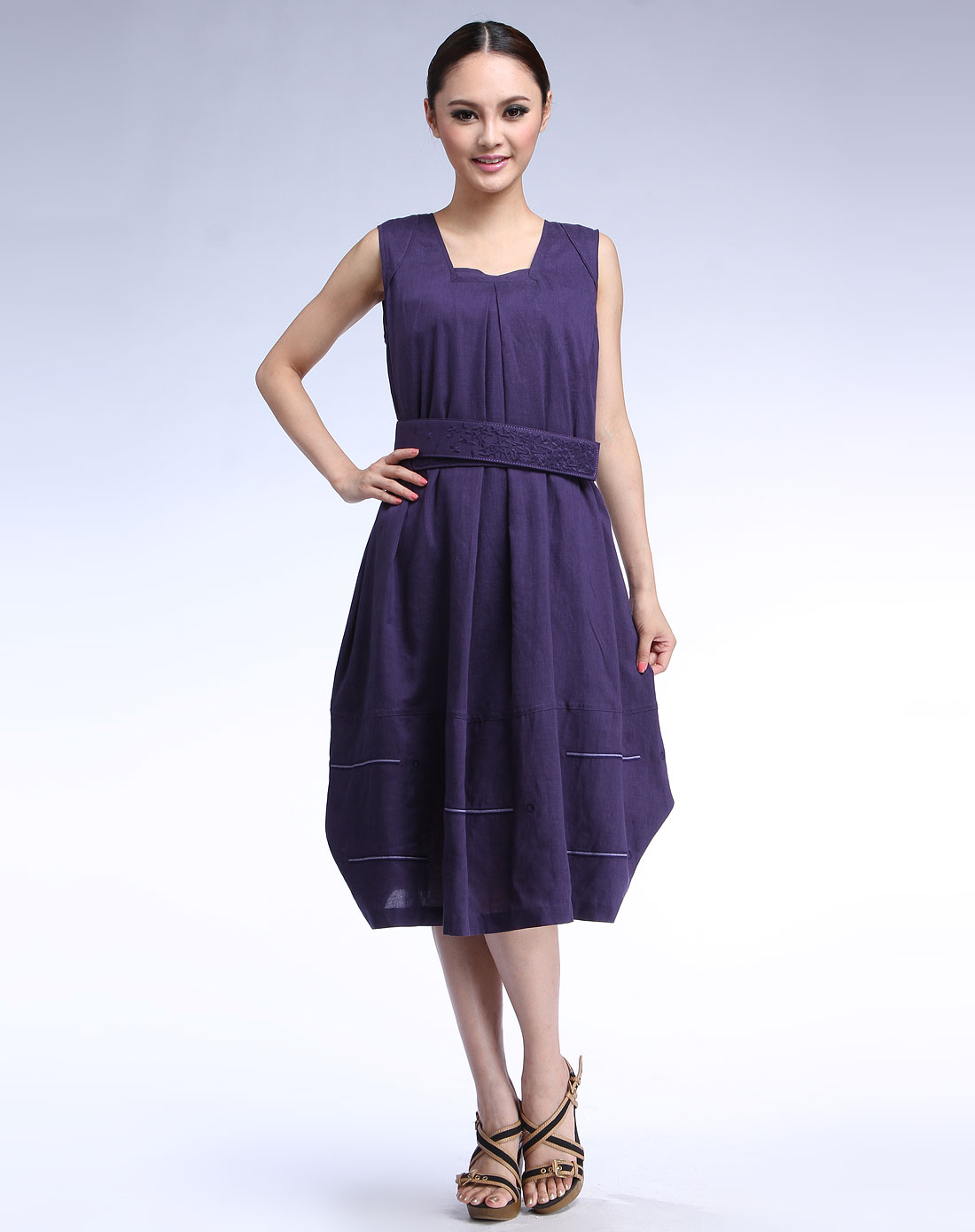 女款紫罗兰色无袖连衣裙