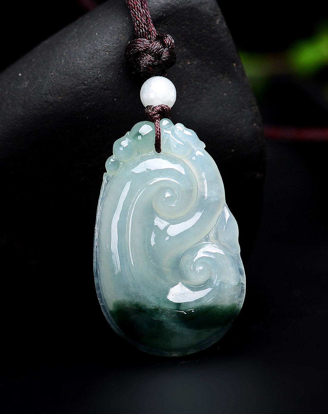 冰种飘蓝花盈润福在眼前吊坠a货翡翠(附权威证书)