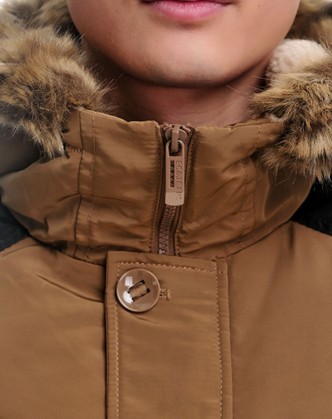 (特惠)土褐色连帽潮流多袋长袖羽绒服