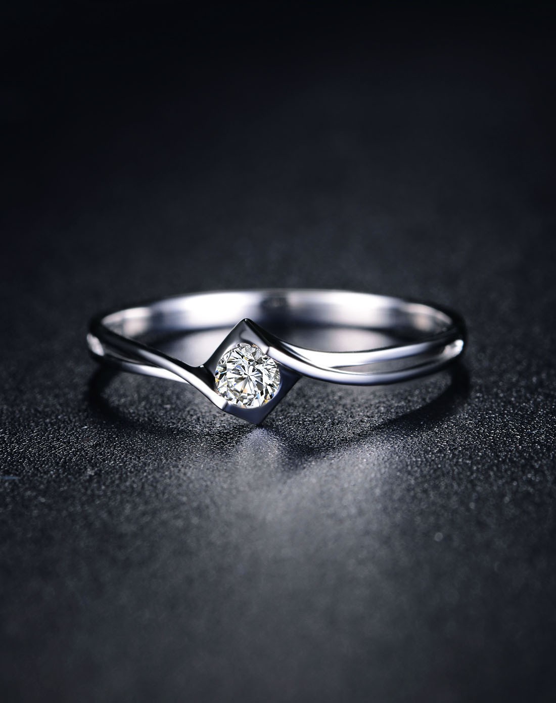 白18k金10分钻石女戒