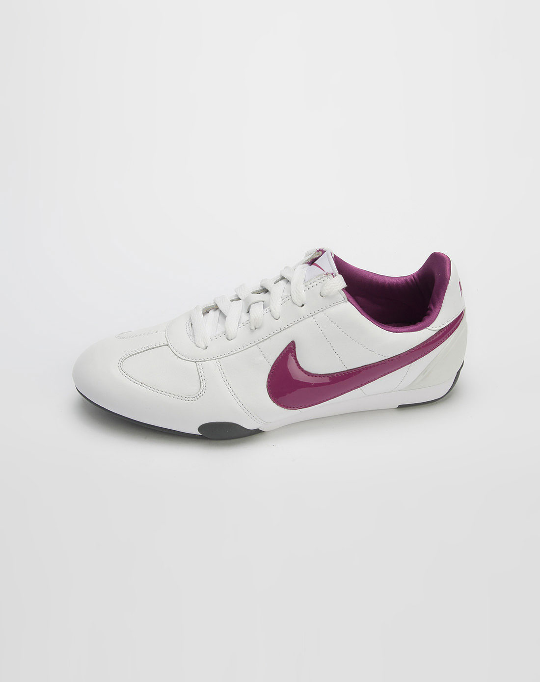 NIKE-375806-100-2.jpg