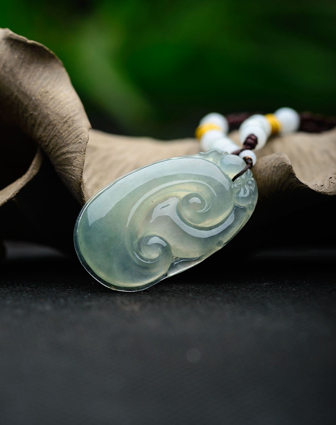 > 天然翡翠冰种手工如意项链