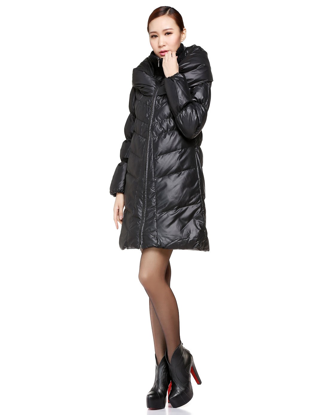 杰西jessie女装专场 > 黑色时尚长款长袖羽绒服