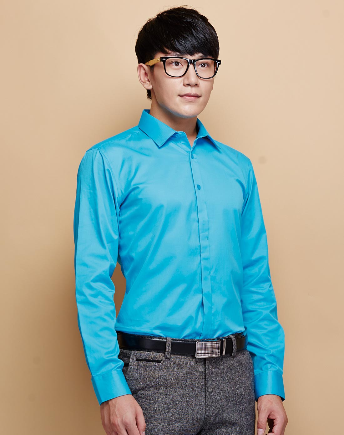 男装海水蓝衬衫