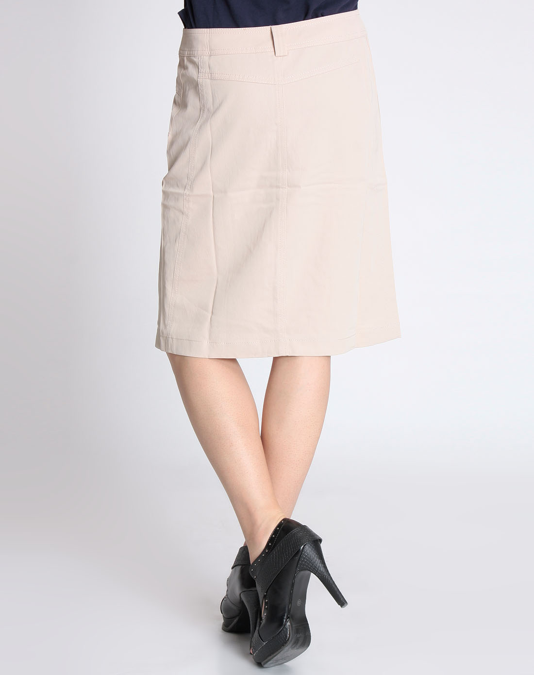 米黄色时尚中长筒裙