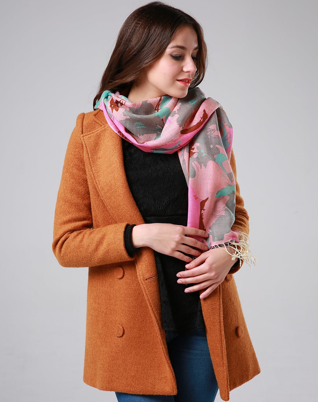 女士玫红印花纯羊毛围巾