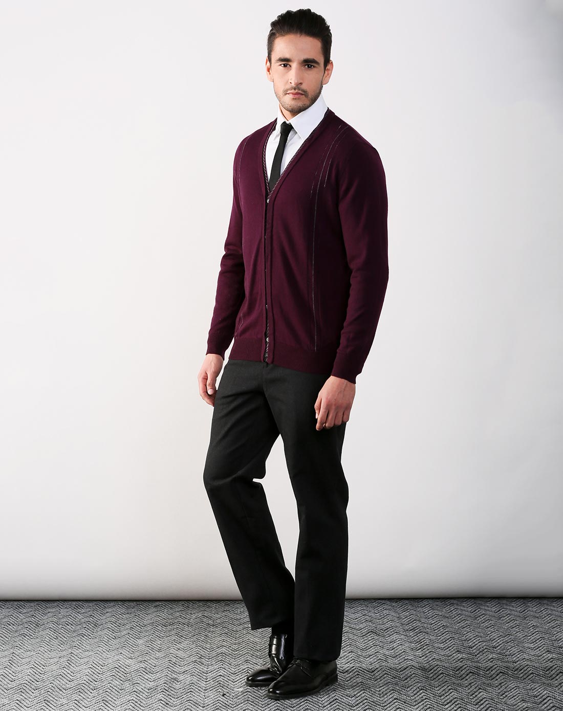 汤尼威尔tonywear男装专场 > 深紫色斯文开襟长袖100%羊毛衫