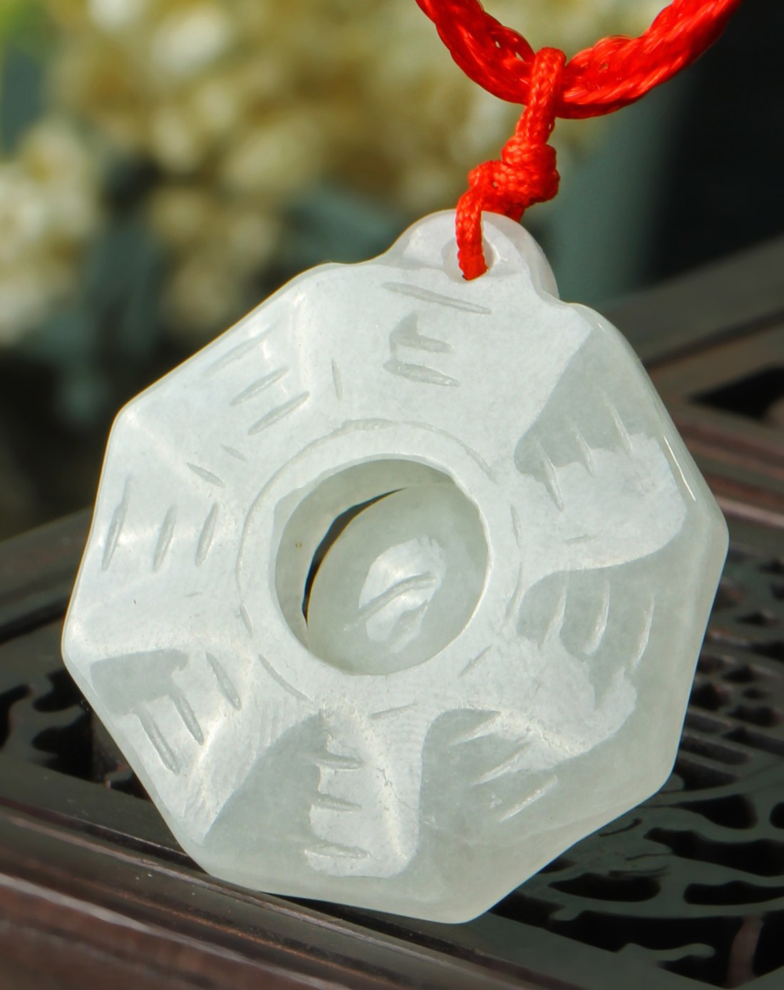 中性a货翡翠八卦图吊坠附证书