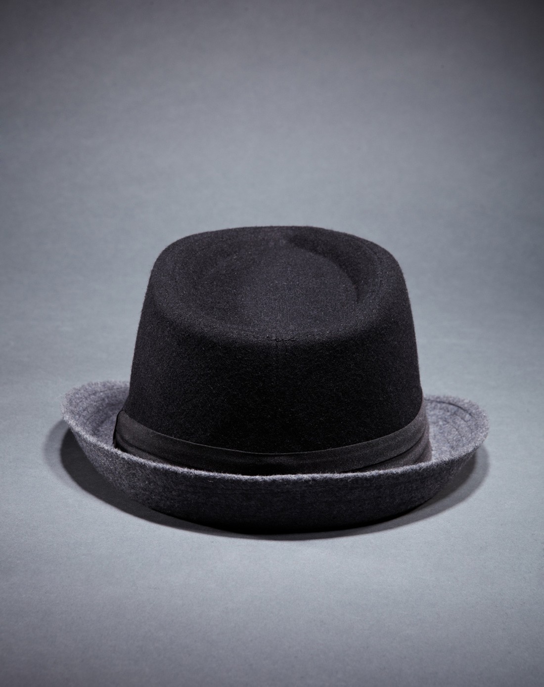 黑色摩登经典撞色拼接绅士礼帽
