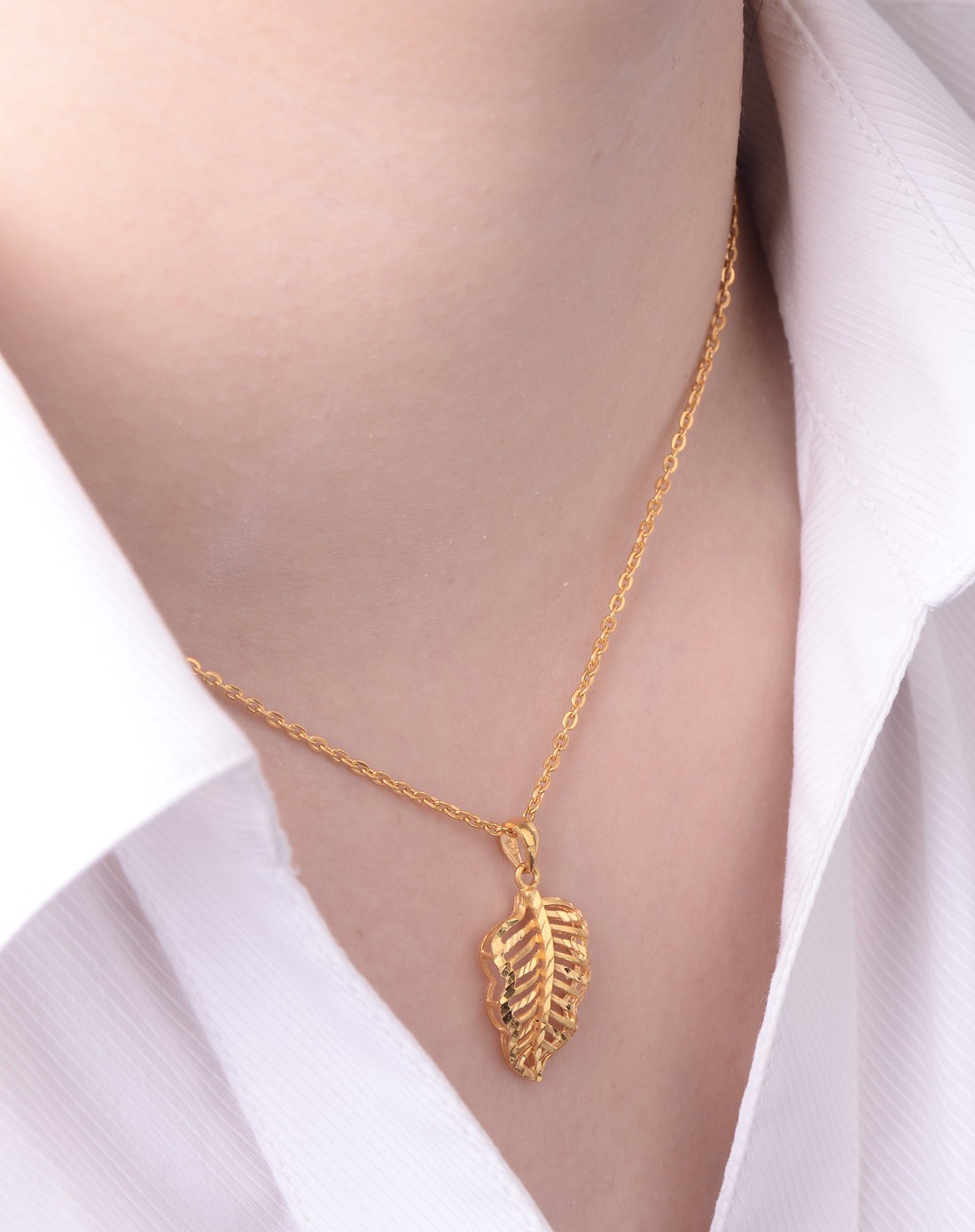 千足金黄金吊坠小叶子(2.39克)