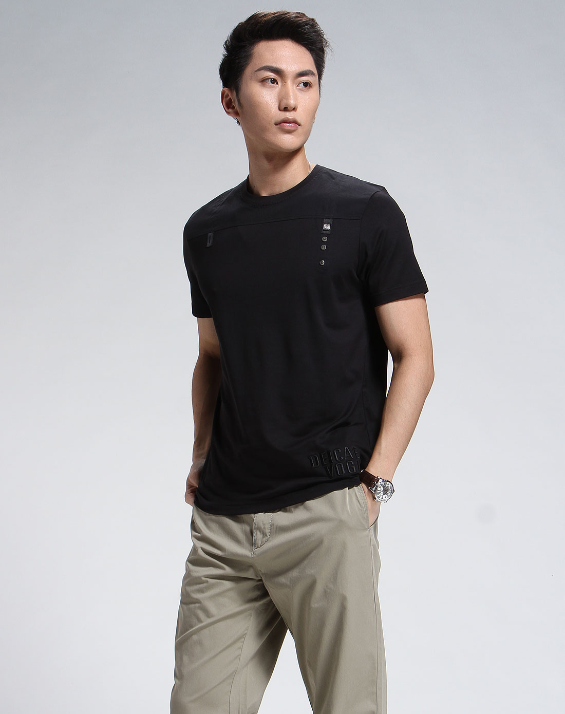 迪赛deicae黑色圆领时尚短袖t恤113325020-11_唯品会