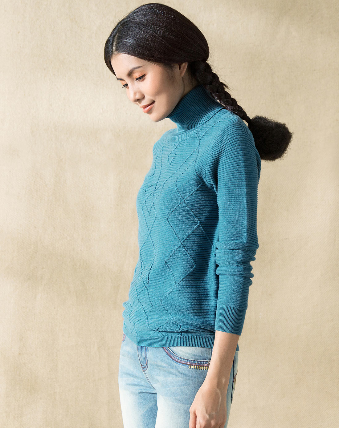 淡青色慢工.不可缺少的打底毛衣