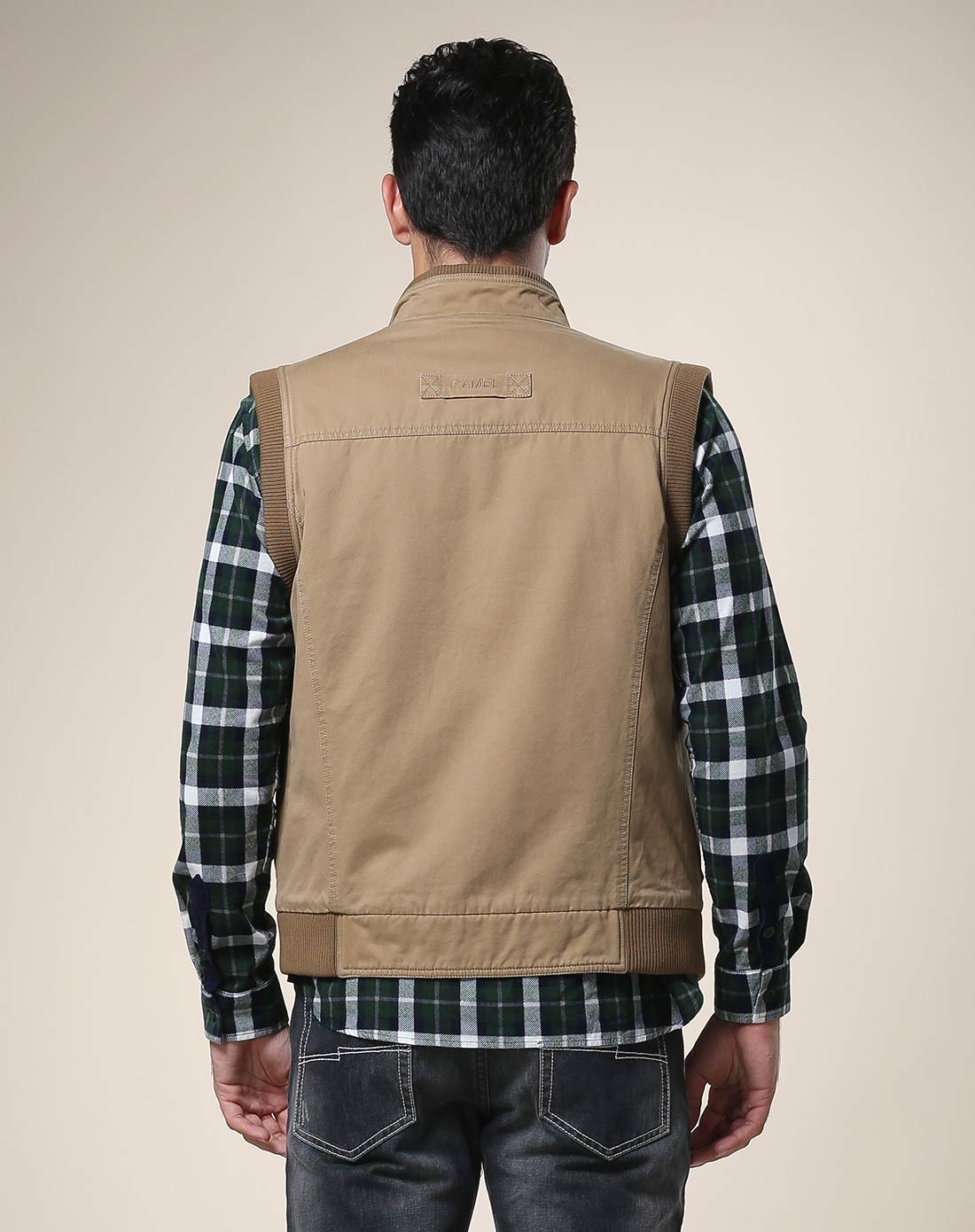 男款卡其色马甲 直筒休闲