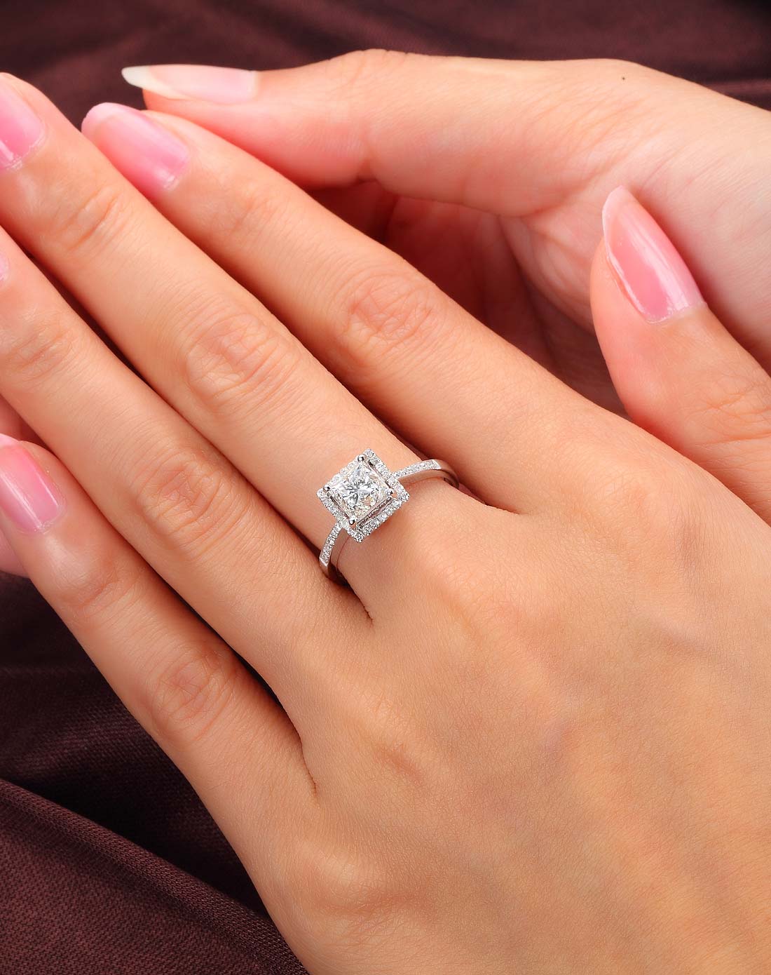 2克拉fg优白色 公主方钻石女戒