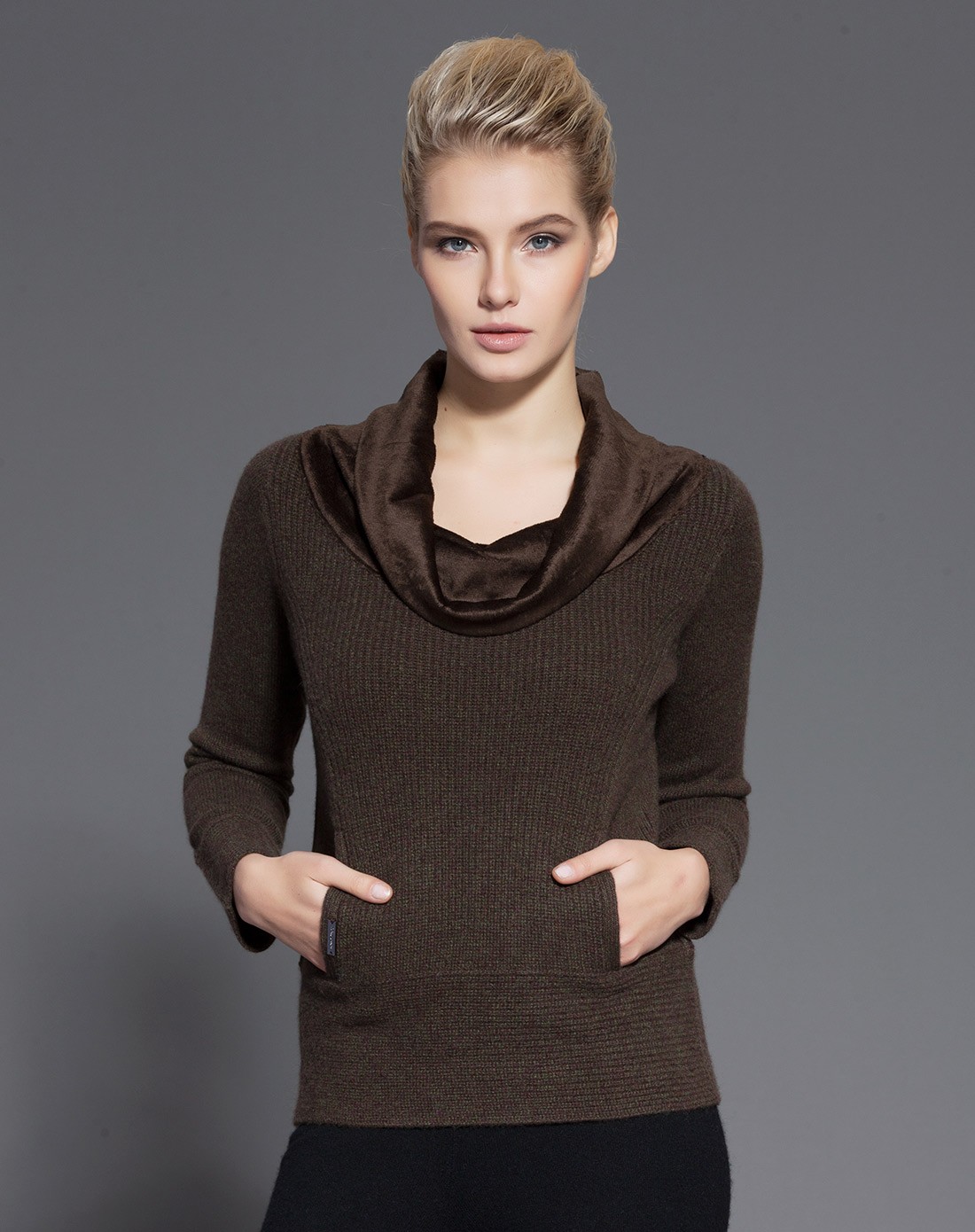 都市摩登铜盆领套衫