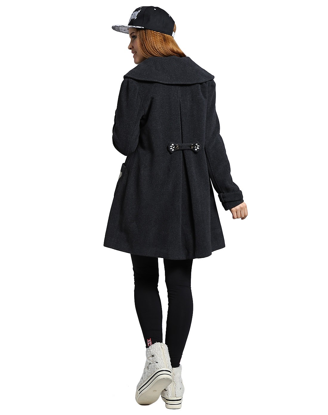 炭灰色双钮扣时尚翻领长袖外套