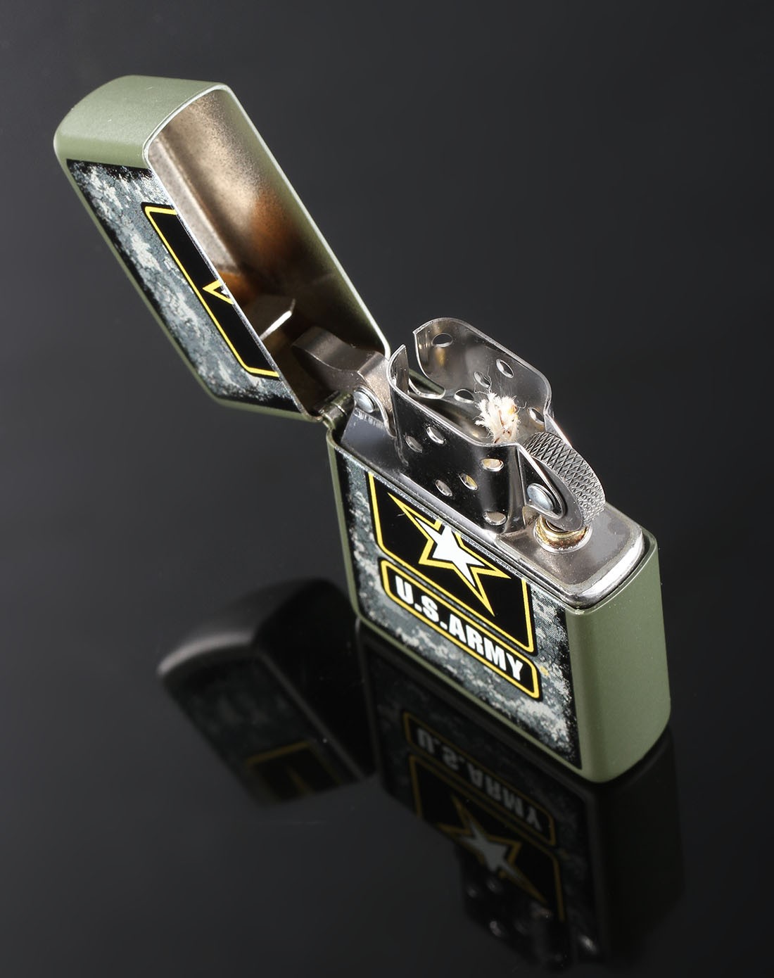 芝宝zippo打火机移动端专场-新款 绿色哑漆 迷彩陆军徽五星