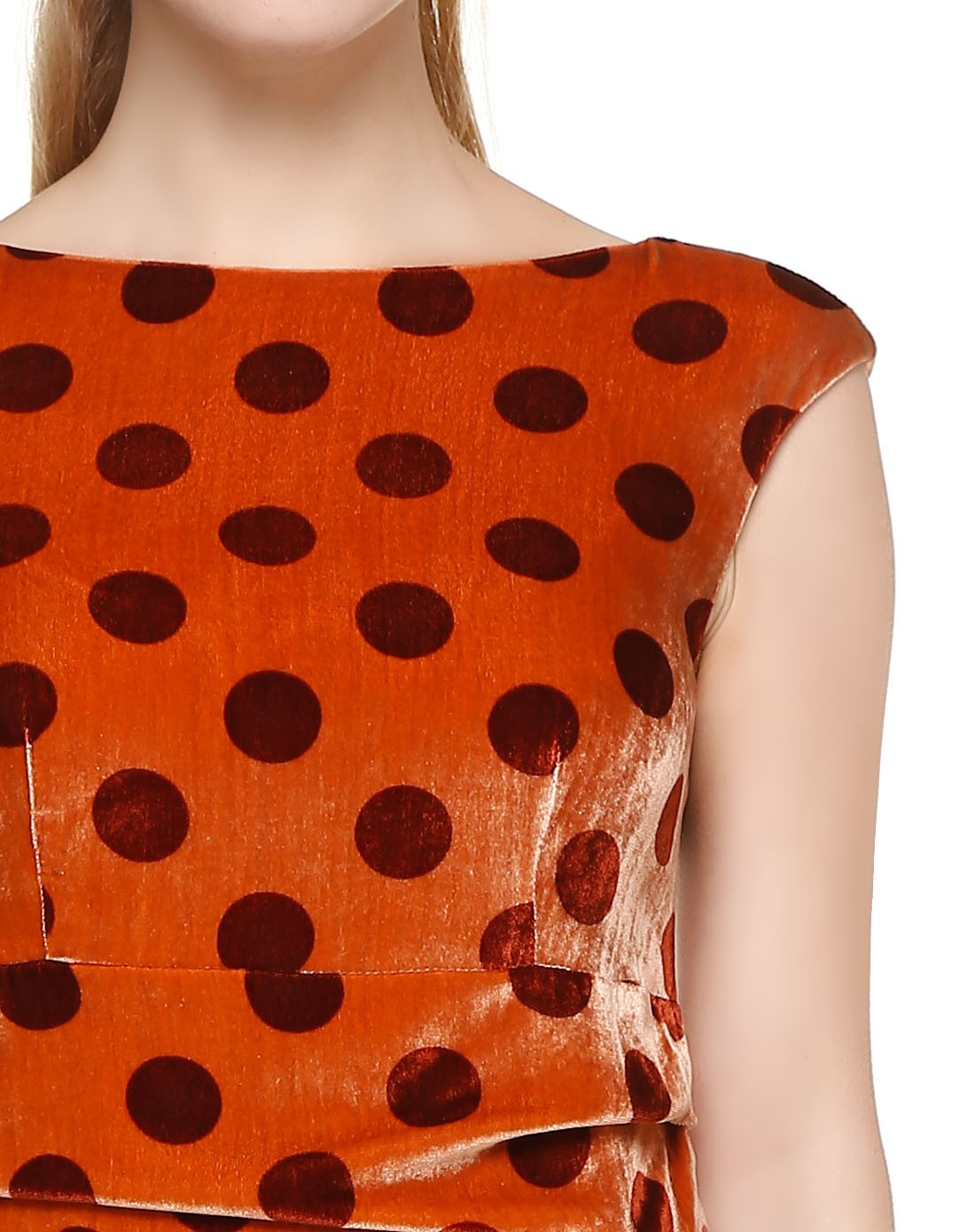 女深橙色波点时尚无袖连衣裙