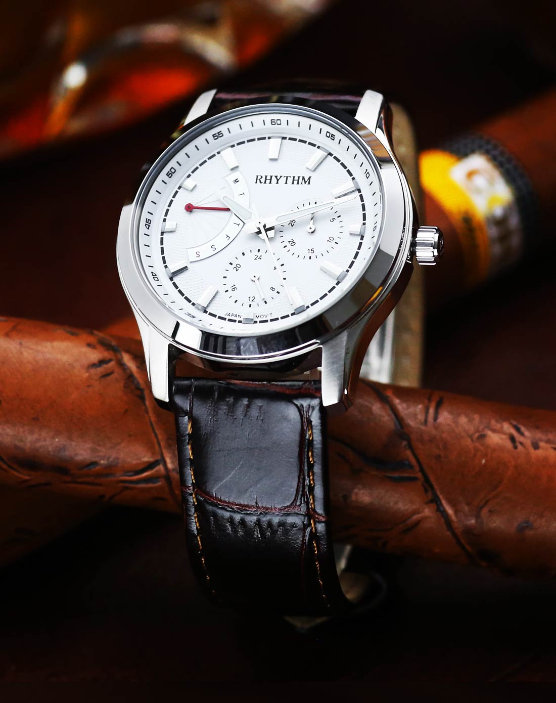 石英男式腕表 白色表盘 真皮表带 m1301l01