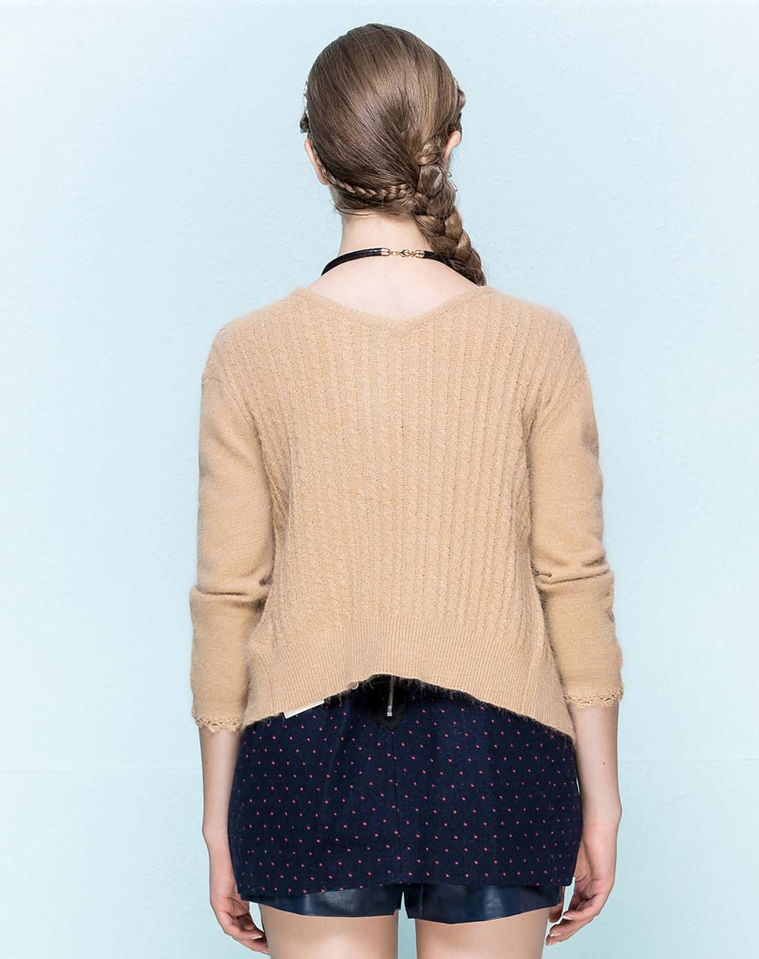 深杏色舒适v领七分袖针织衫