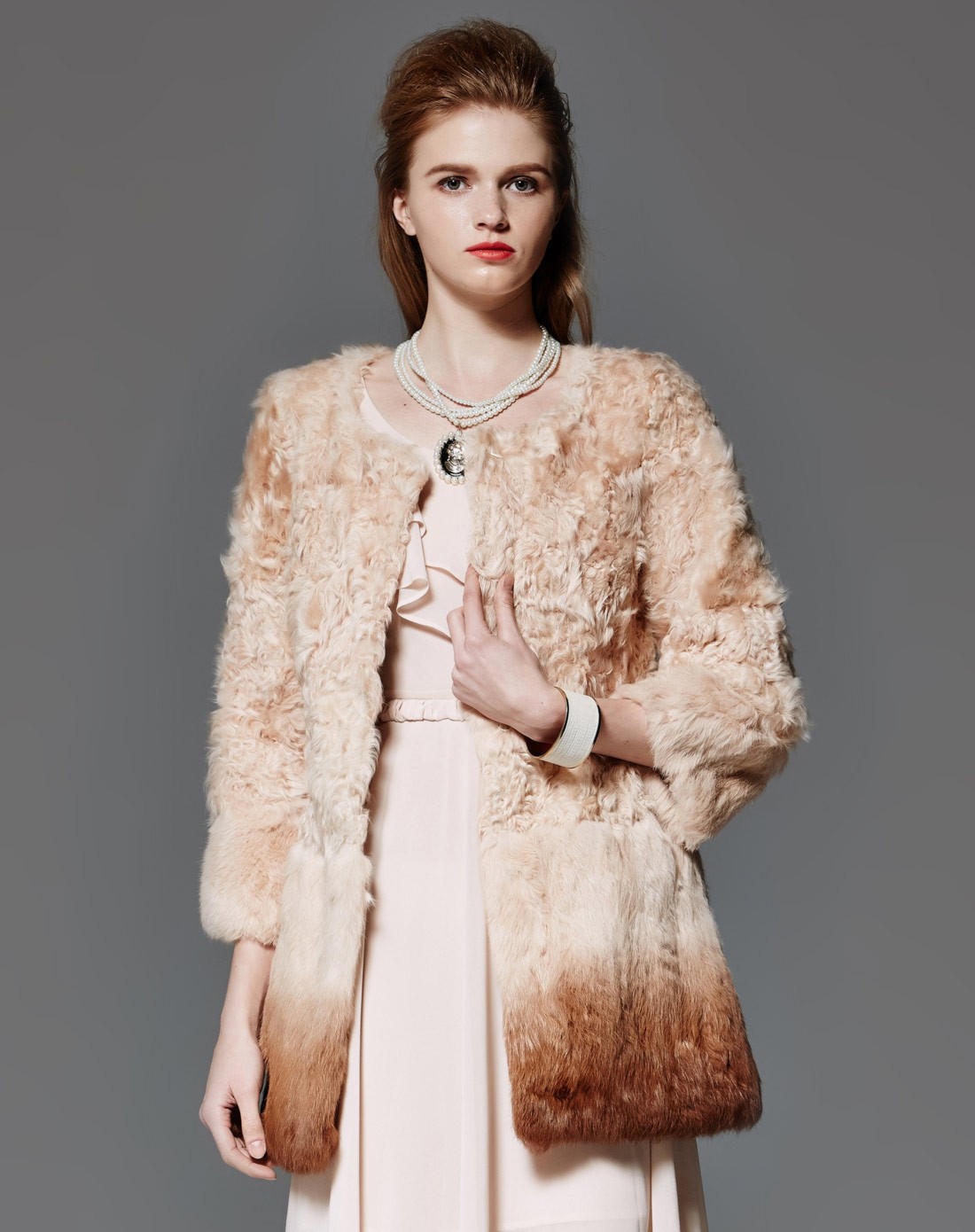 女款驼色兔毛皮草