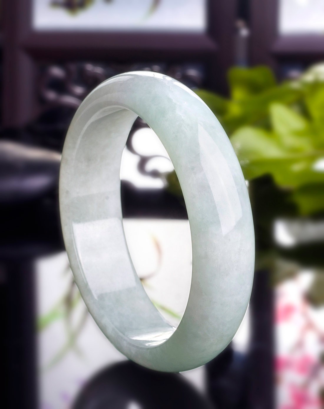 56mm细糯种淡绿手镯 天然a货翡翠(附国检证书)