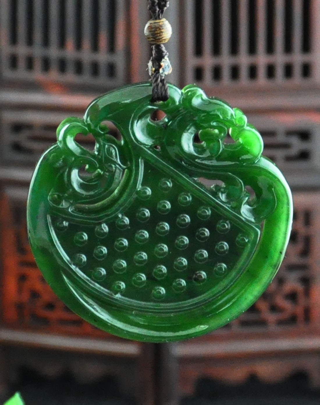 和田碧玉双面精雕加厚双龙圆牌