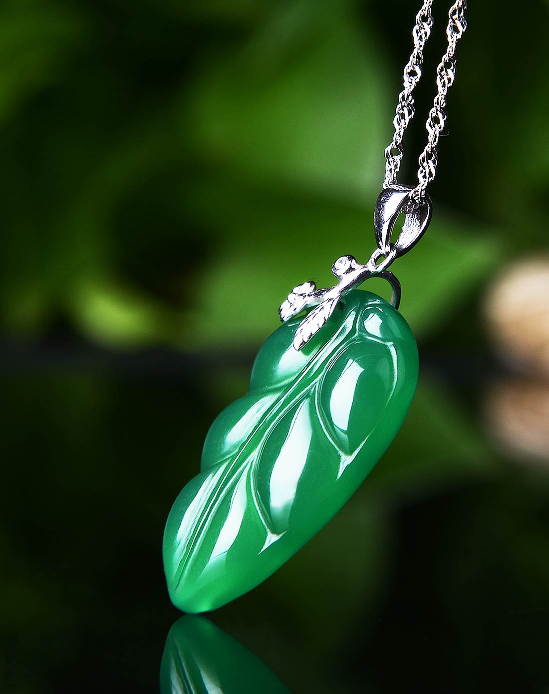 事业有成 冰种绿玉髓吊坠(附证书)