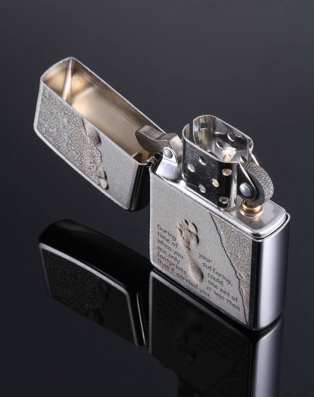 芝宝zippo打火机专场-旧日的足迹- 拉丝镀铬,射印