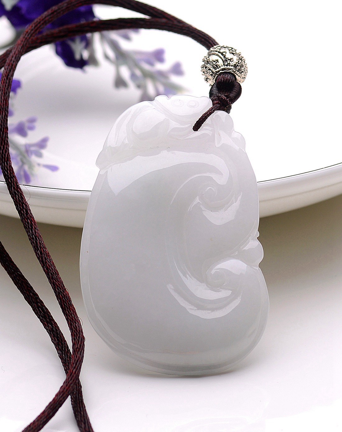 优悦生活uve玉器专场-糯种巧雕莹白厚庄吉祥如意a货翡翠吊坠(附权威