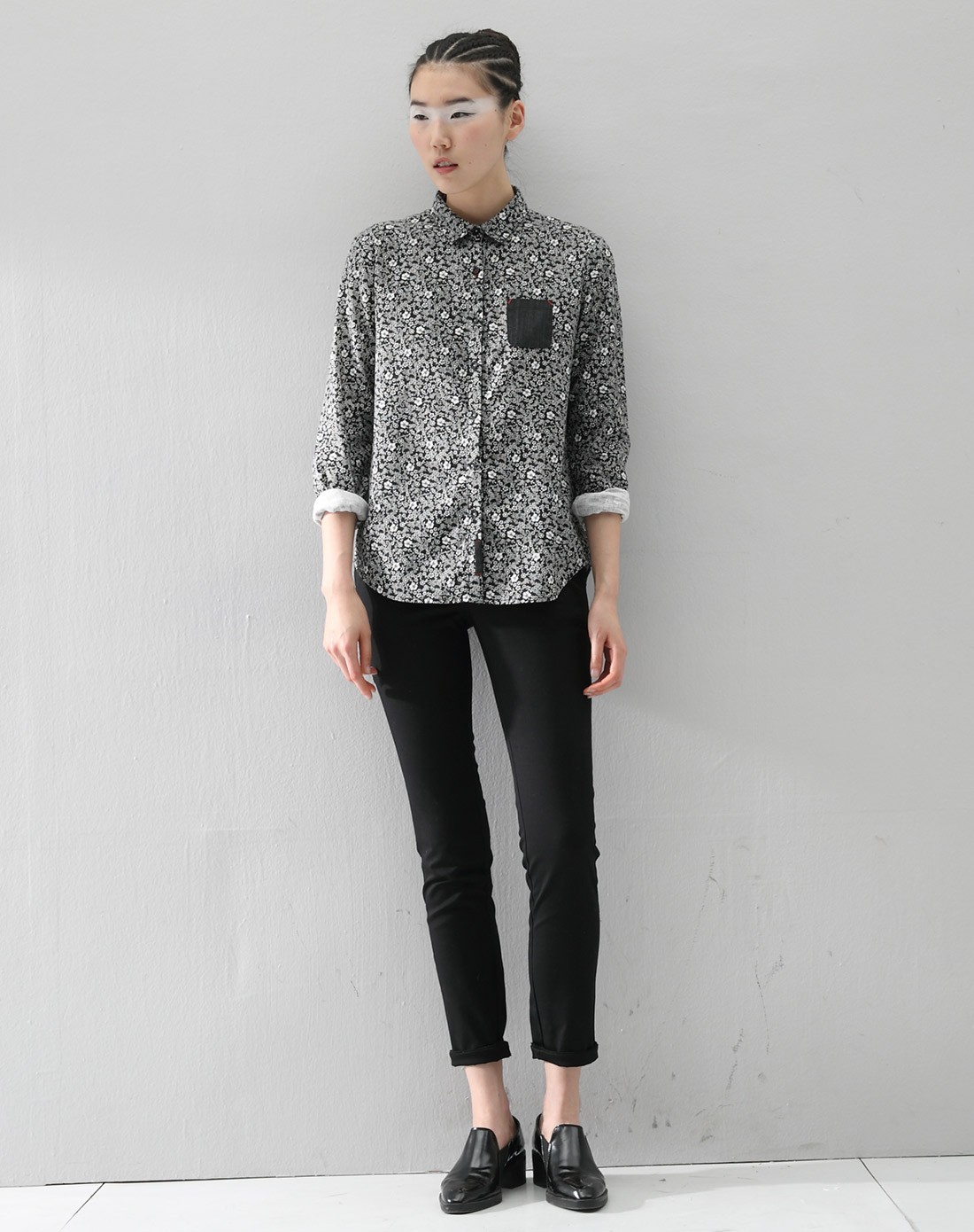 黑白花四叶草碎花h型长袖衬衫