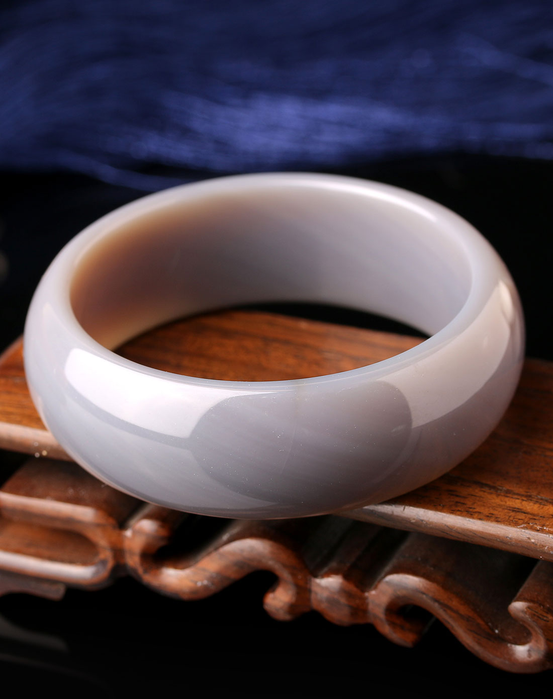 3a级天然巴西灰玛瑙宽壁手镯附证书