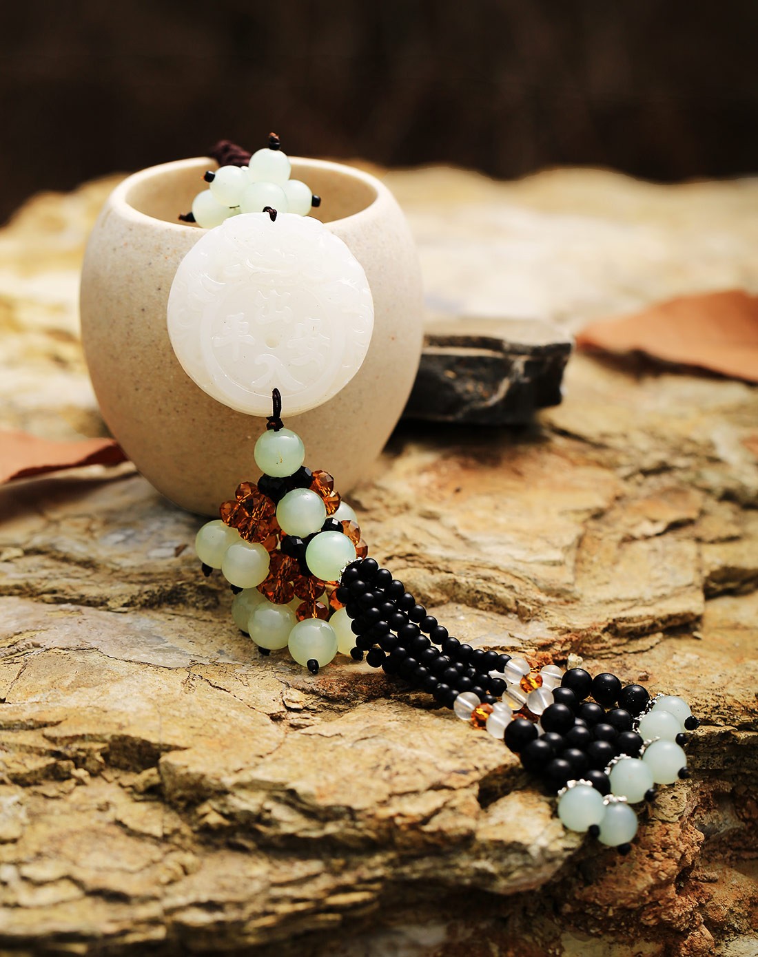 > 高档玉石出入平安汽车挂饰