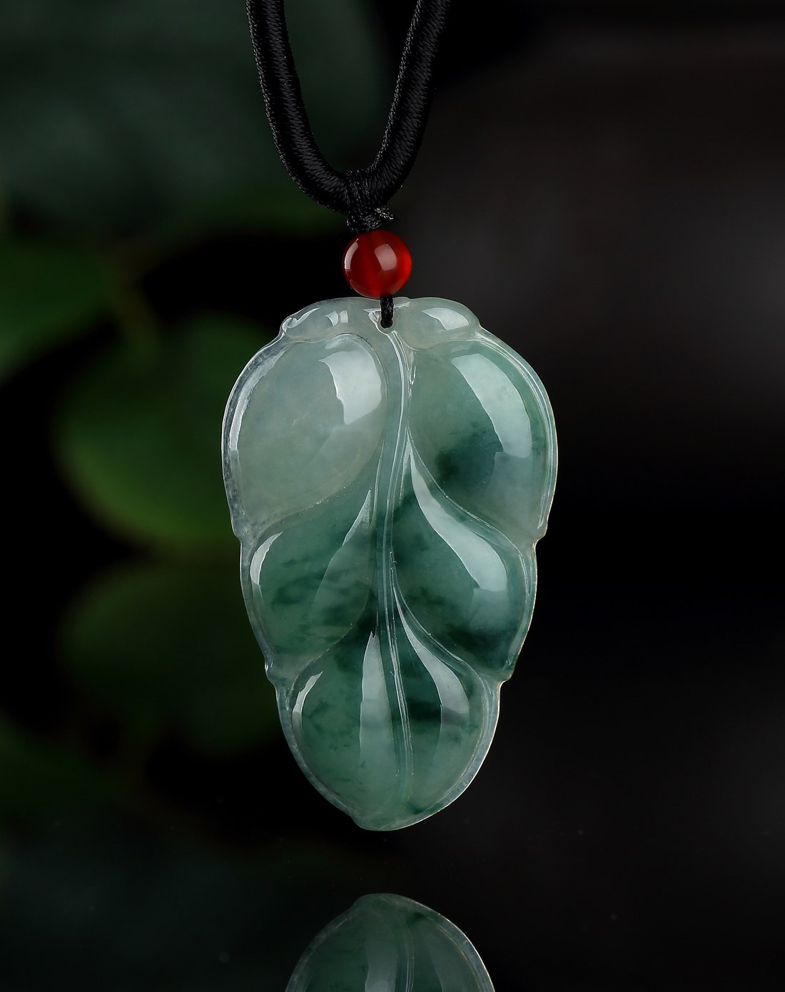 精雕超细腻冰糯种绿底飘花玉叶 事业有成天然a货翡翠吊坠