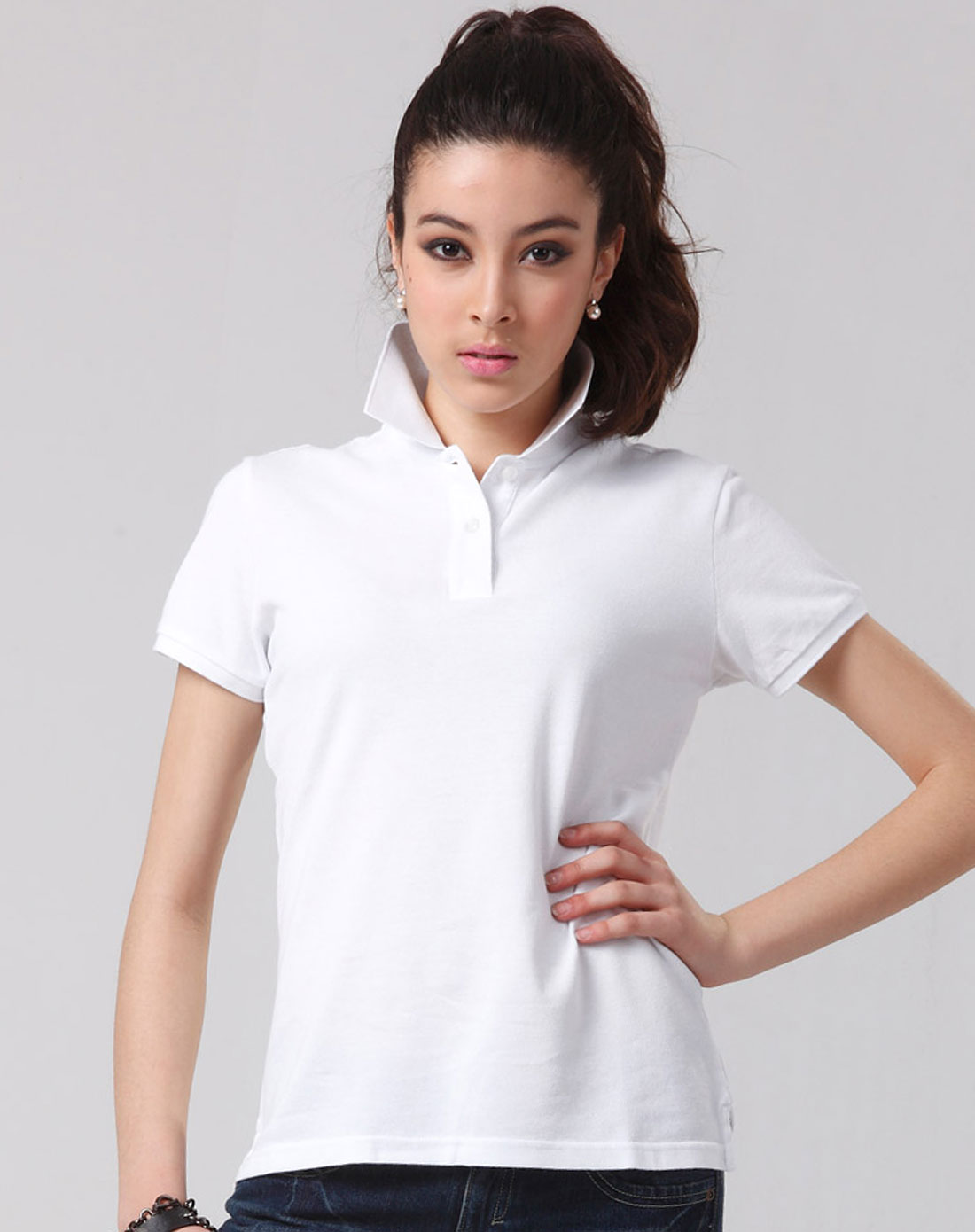 女款白色翻领时尚短袖polo衫