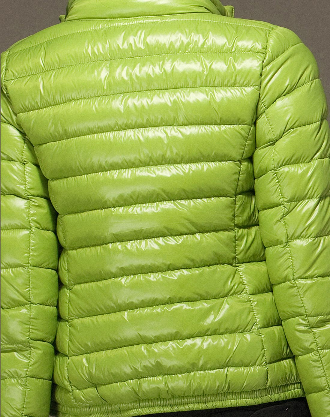 薄款休闲绿色长袖羽绒服