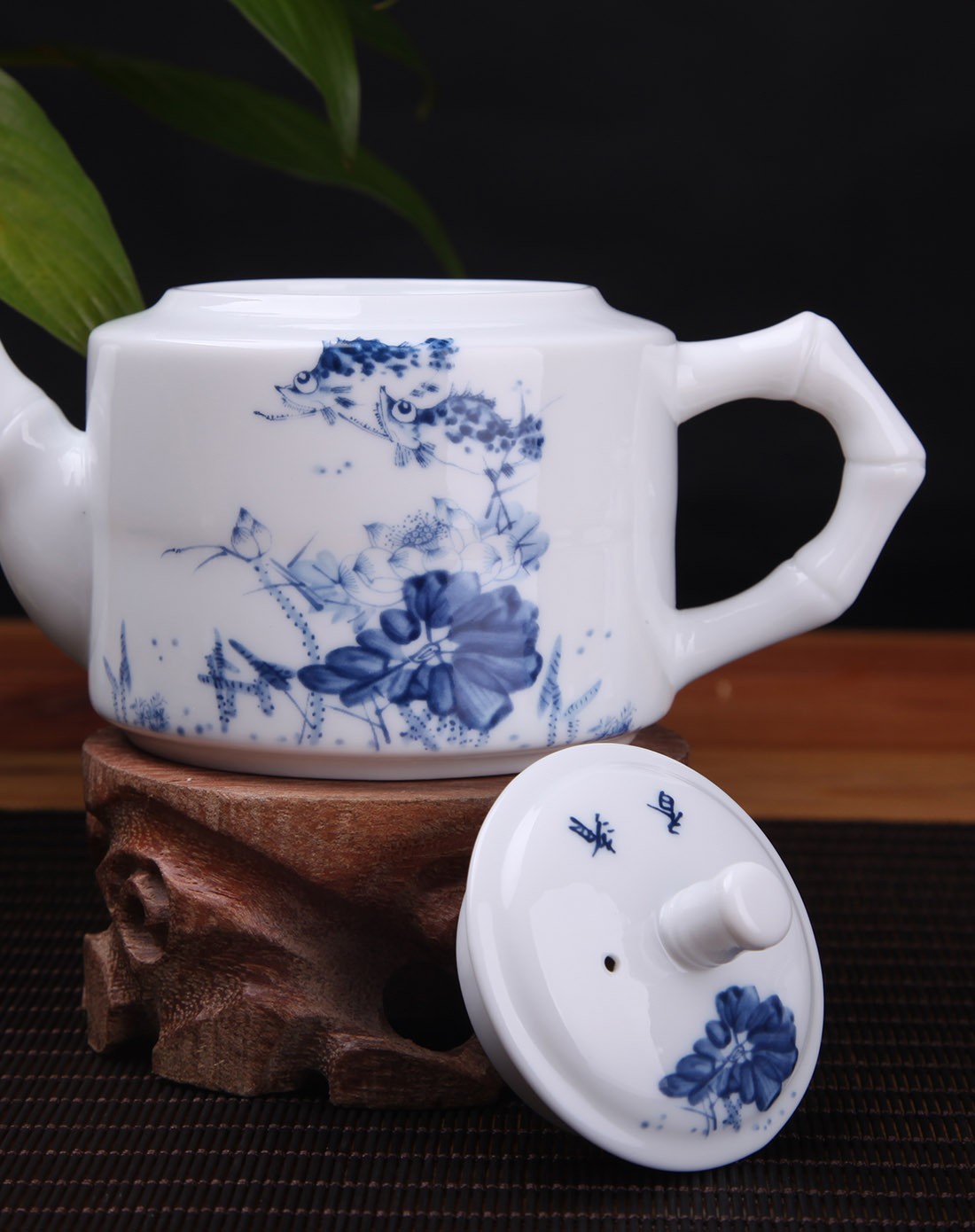 8头青花茶具-以和为贵