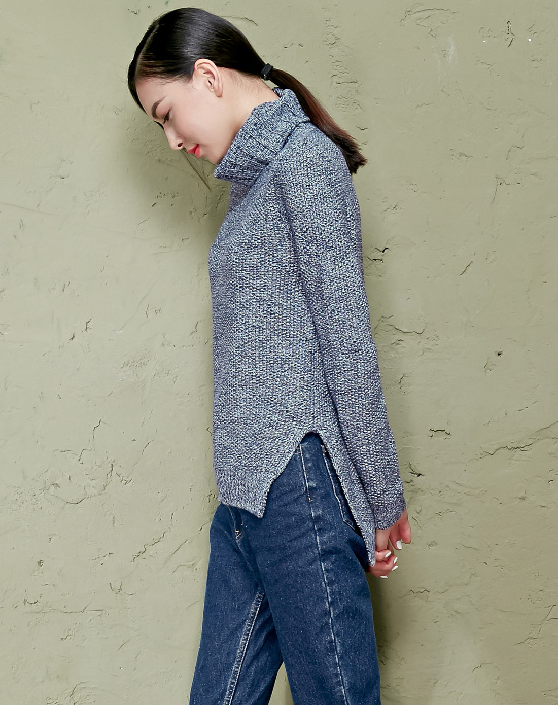 森宿sams tree女装专场 > 黑格尔 复古文艺修身螺纹开衩高领毛衣