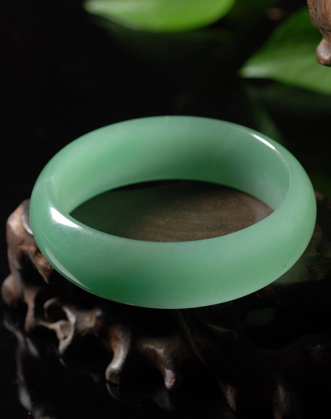 天然东陵玉手镯(附证书)