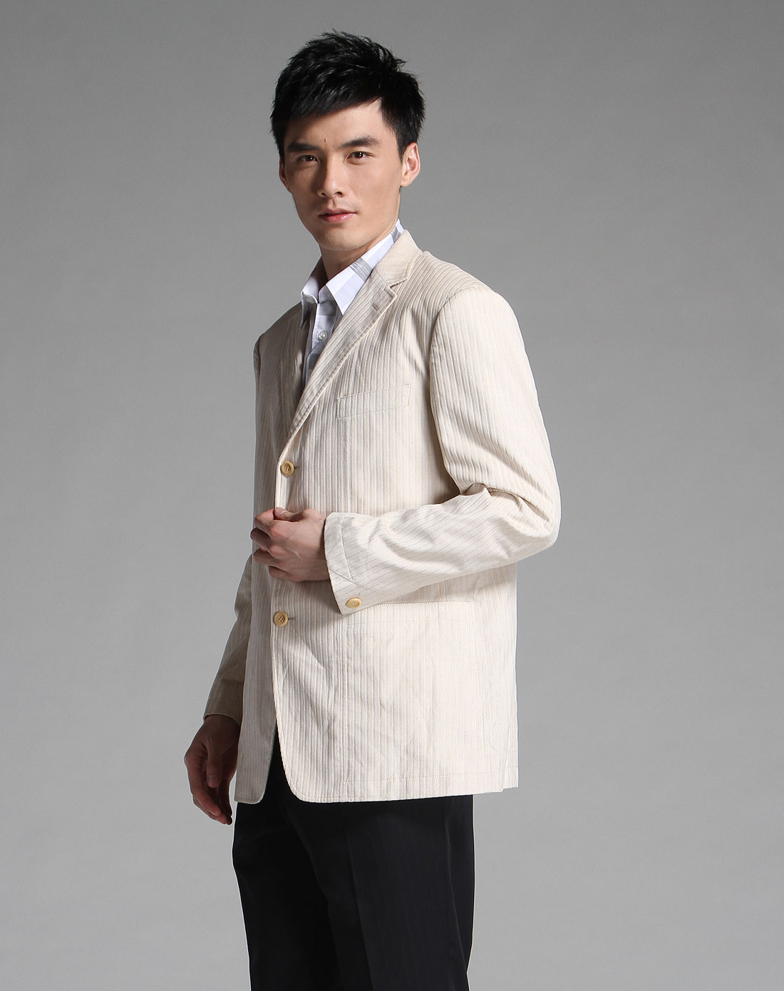 米白色条纹休闲长袖西服