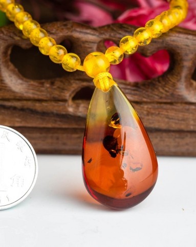 精品彩虹琥珀吊坠(附证书)