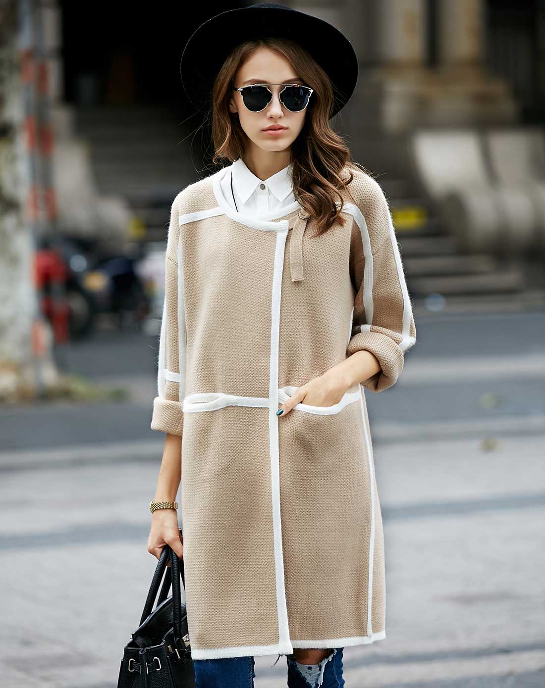 女款卡其色开衫毛衣