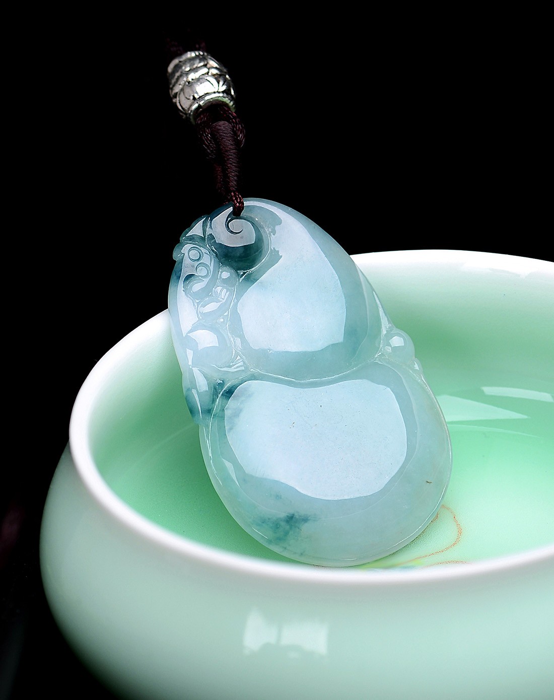 a货翡翠冰糯种飘蓝花盈白福禄双全葫芦吊坠