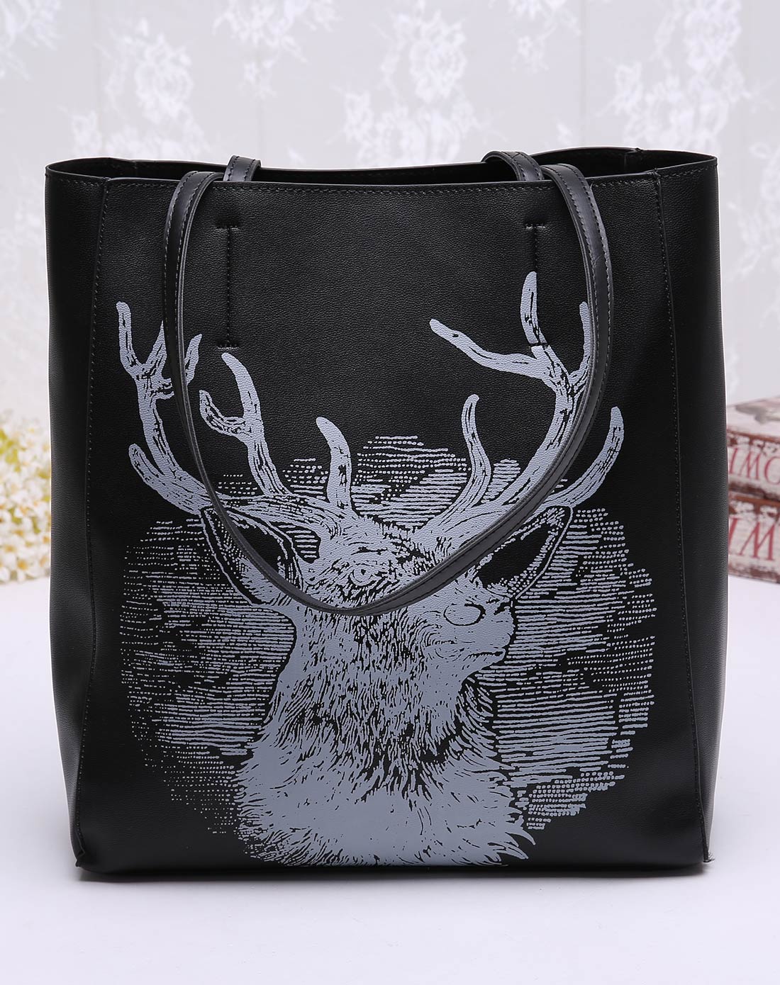 三福时尚男女装sattachera 女款黑色休闲鹿头印花两用